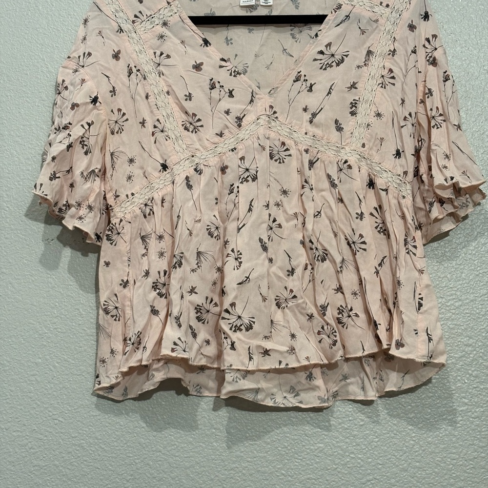 Melrose and Market Flutter Sleeve Pink Tan Blouse
